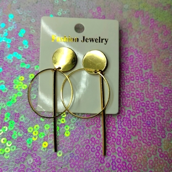 Statement dangle earrings - Picture 4 of 5